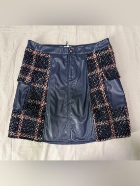 VOY Plaid Mini skirt, Sz Large